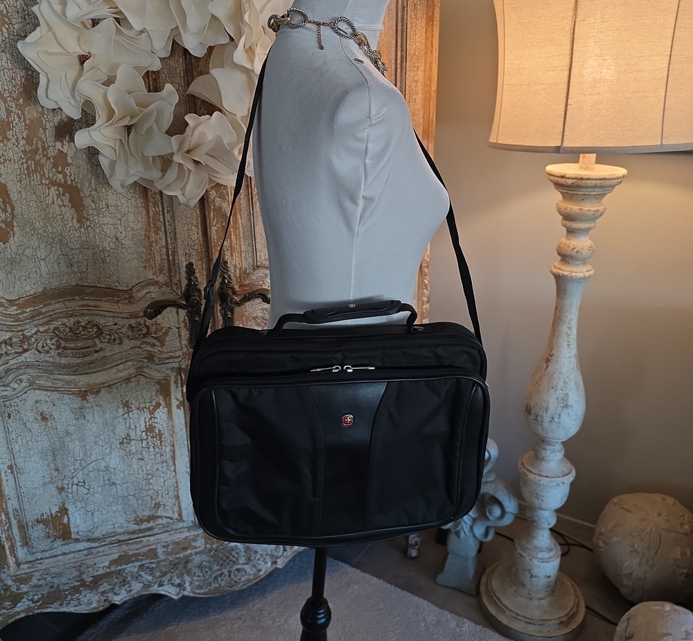 SwissGear Black Laptop Briefcase - Professional Travel Messenger